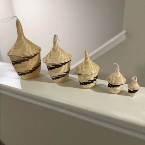 Rare  Rwandan Handmade Nesting Baskets with Lids 2.5”-9.5” set of 5 - Picture 1 of 6